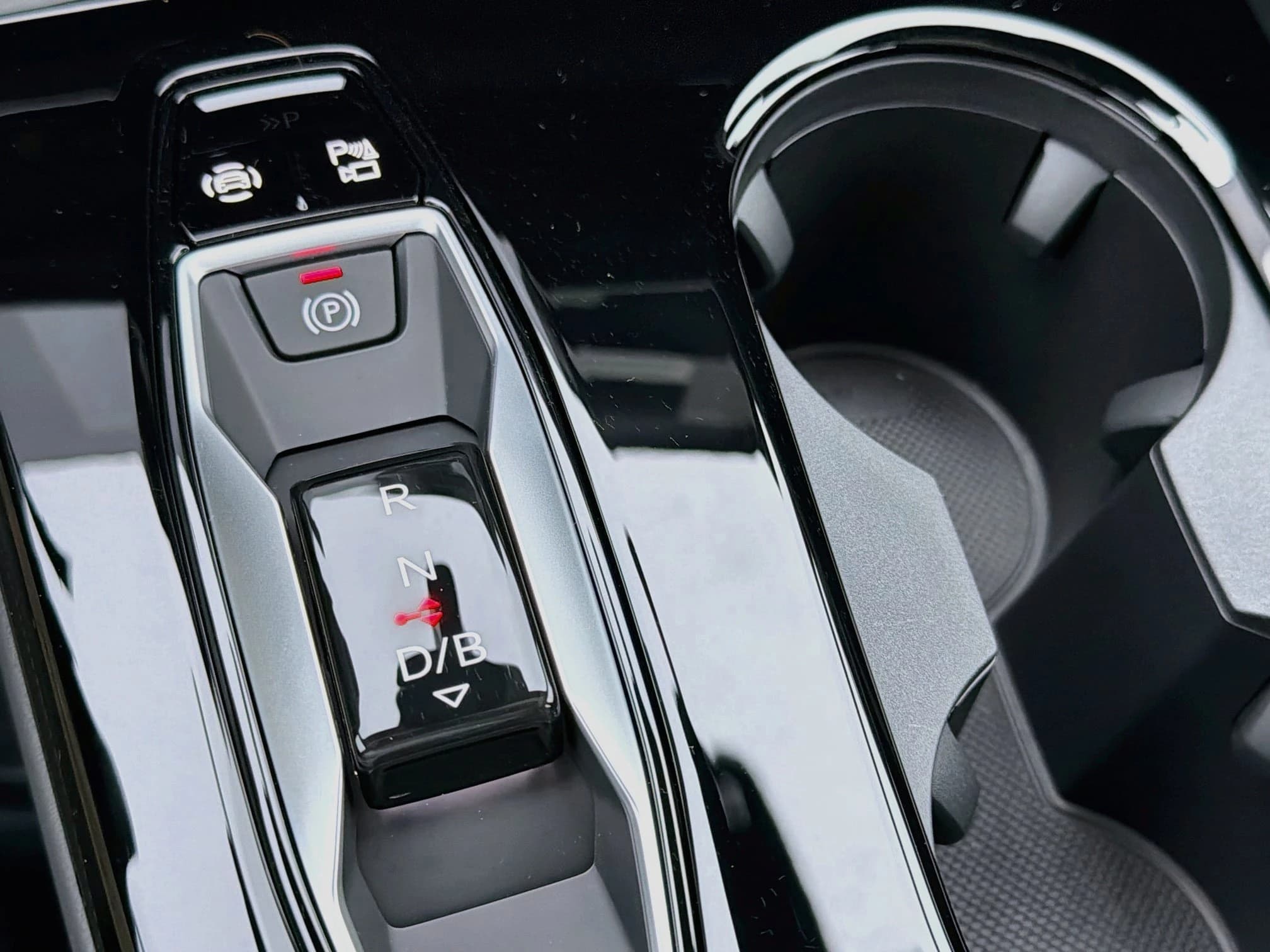 Audi A6 e-tron Premium Plus quattro 2027 — side view