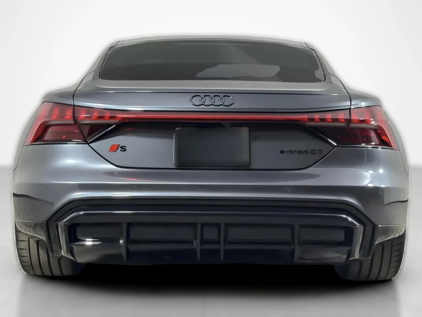Audi S e-tron GT Premium Plus quattro 2026 — side view