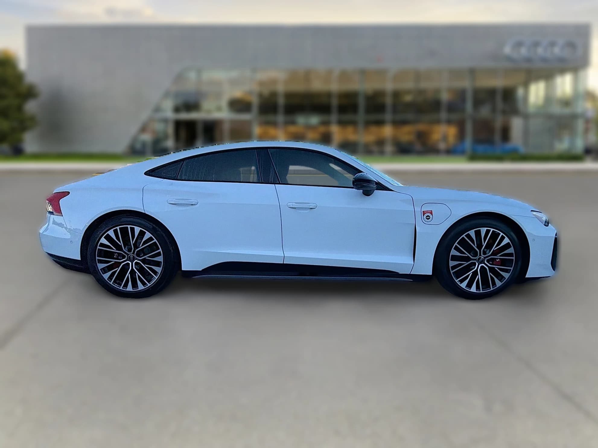 Audi S e-tron GT Prestige quattro 2026 — side view