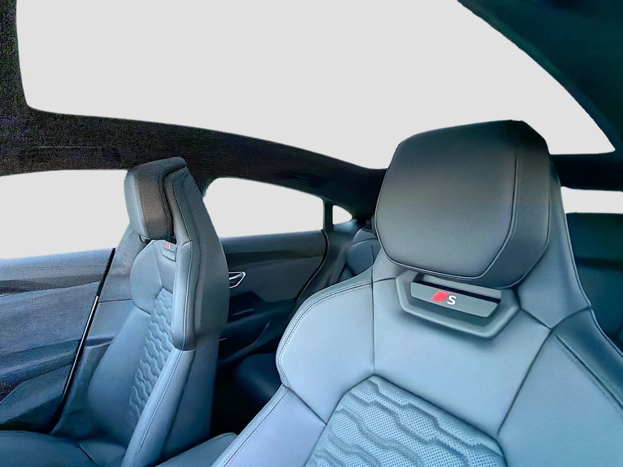 Audi S e-tron GT Prestige quattro 2026 — side view