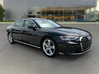 Audi A8 Base L quattro