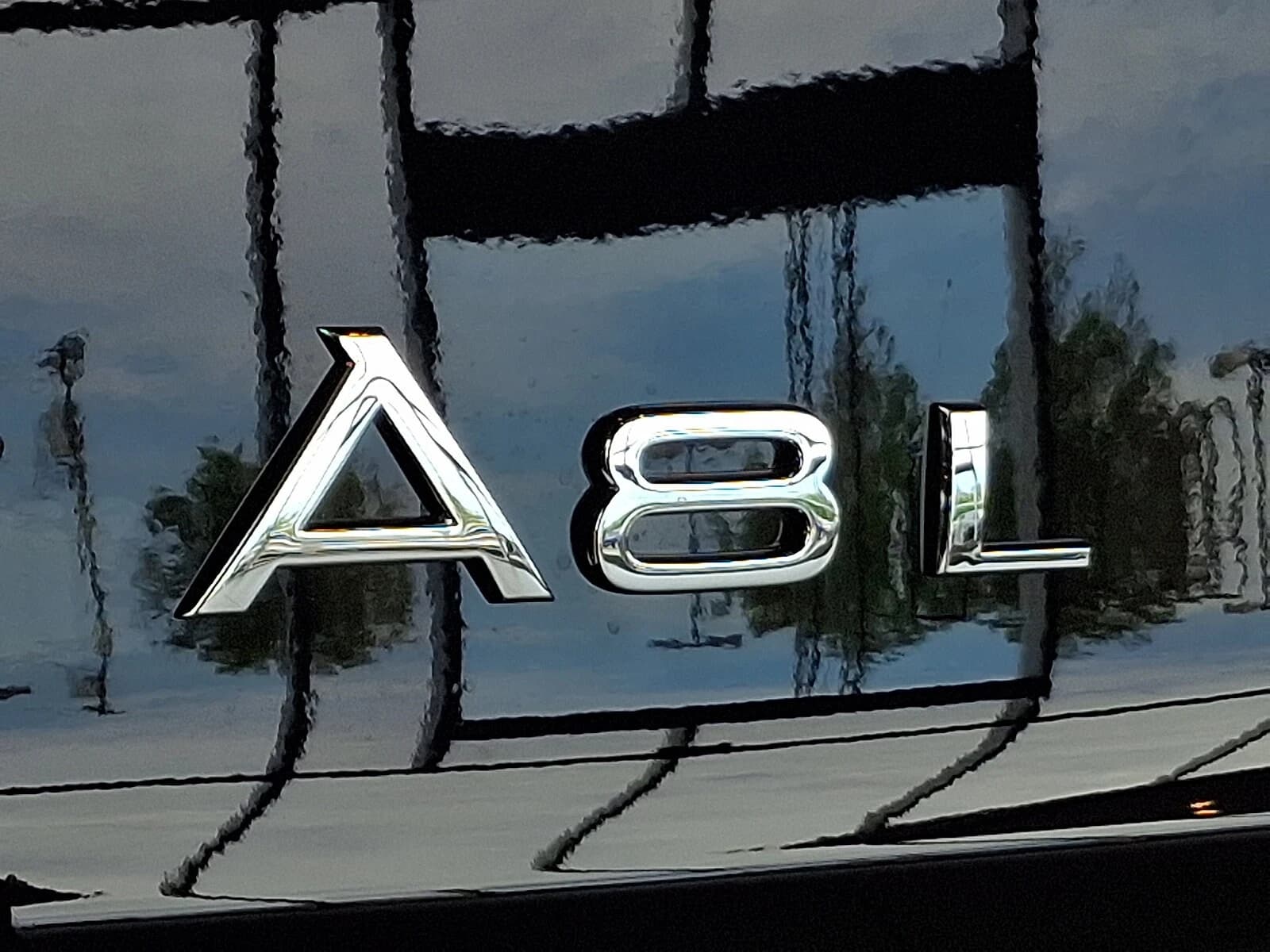 Audi A8 Base L quattro 2027 — side view