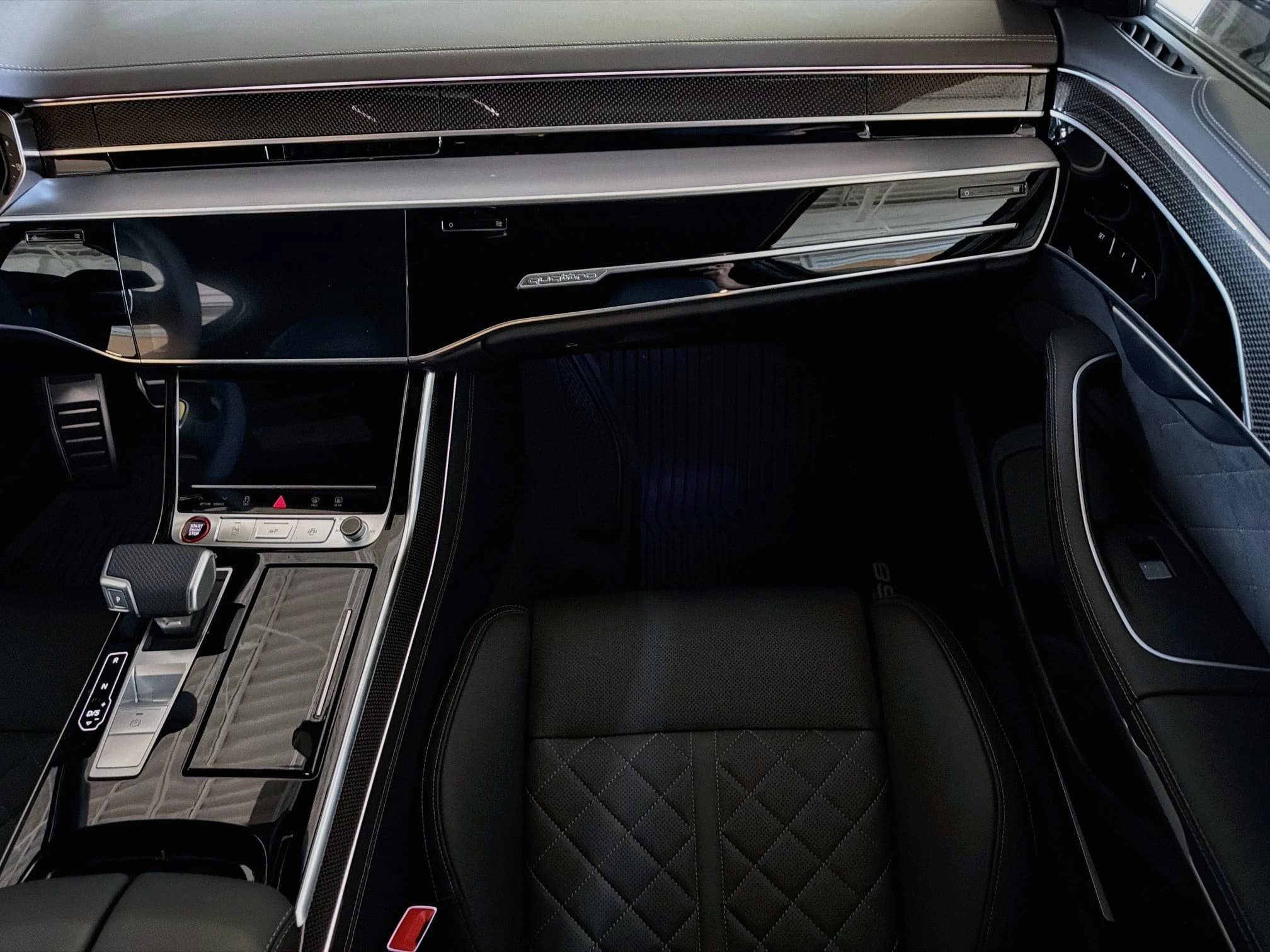 Audi S8 Base quattro 2026 — side view