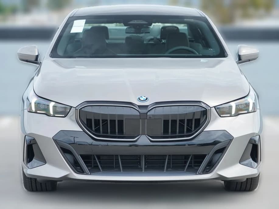 BMW 5 Series 550e xDrive Sedan 2027 — side view