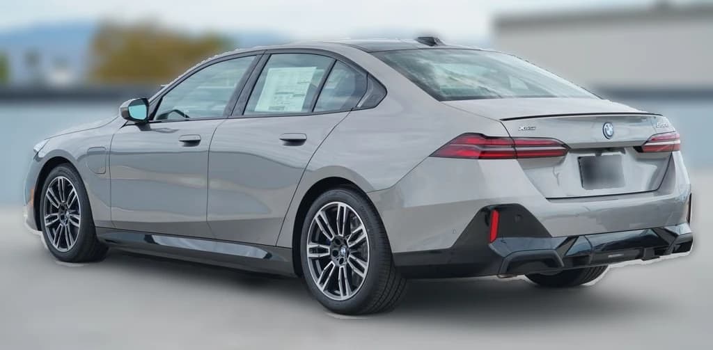 BMW 5 Series 550e xDrive Sedan 2027 — side view