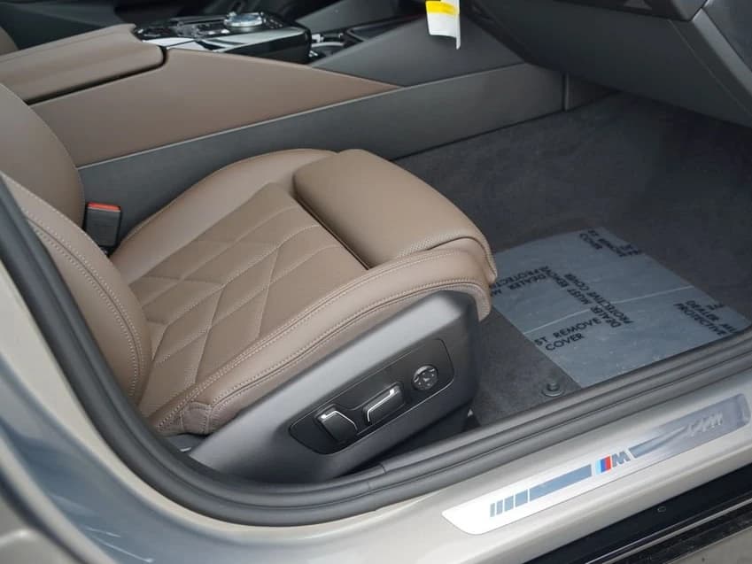 BMW 5 Series 550e xDrive Sedan 2027 — side view