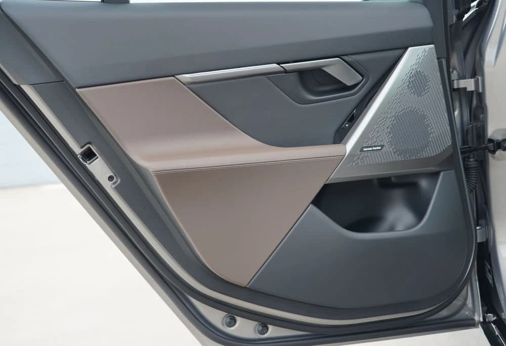 BMW 5 Series 550e xDrive Sedan 2027 — side view