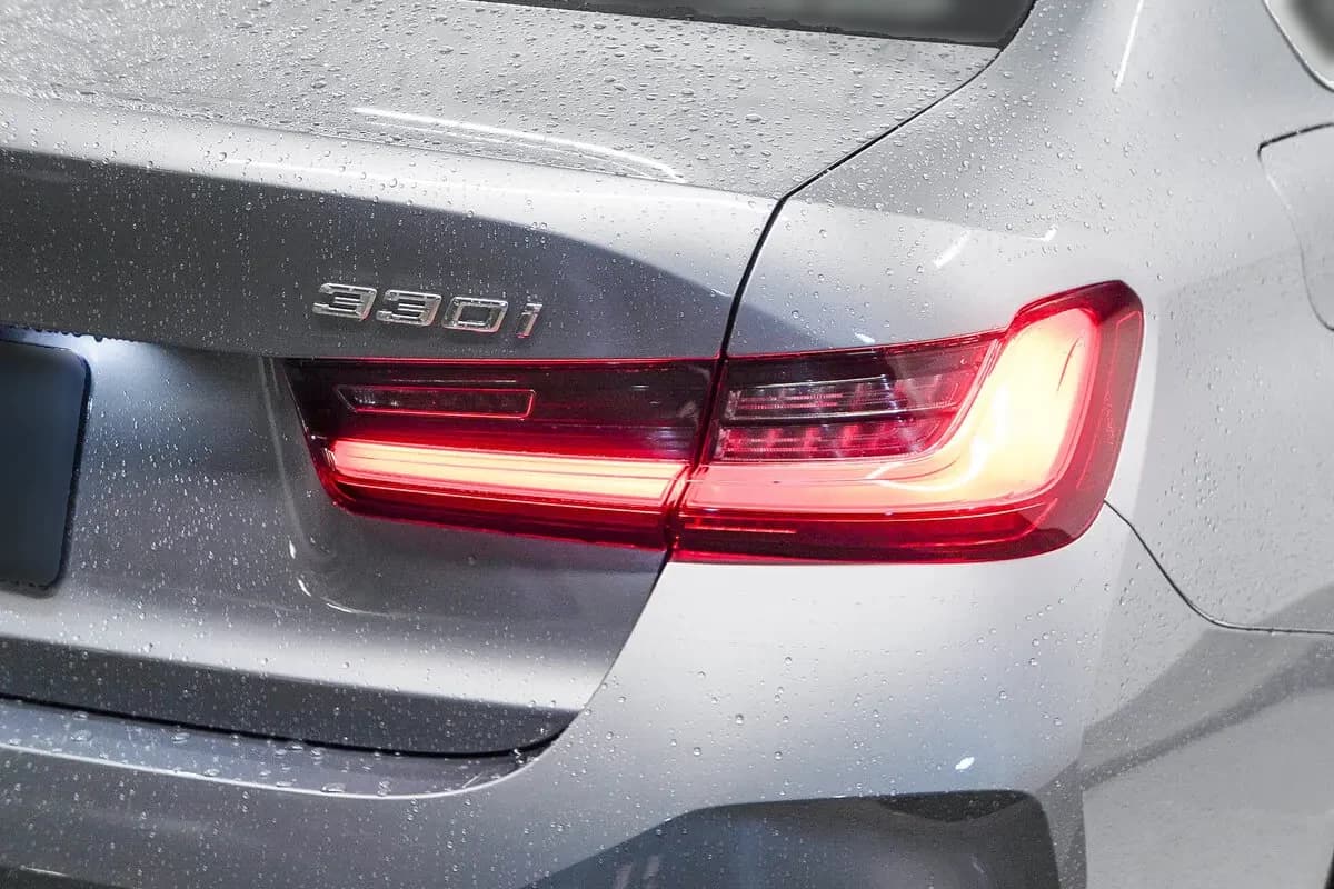 BMW 3 Series 330i Sedan 2026 — side view