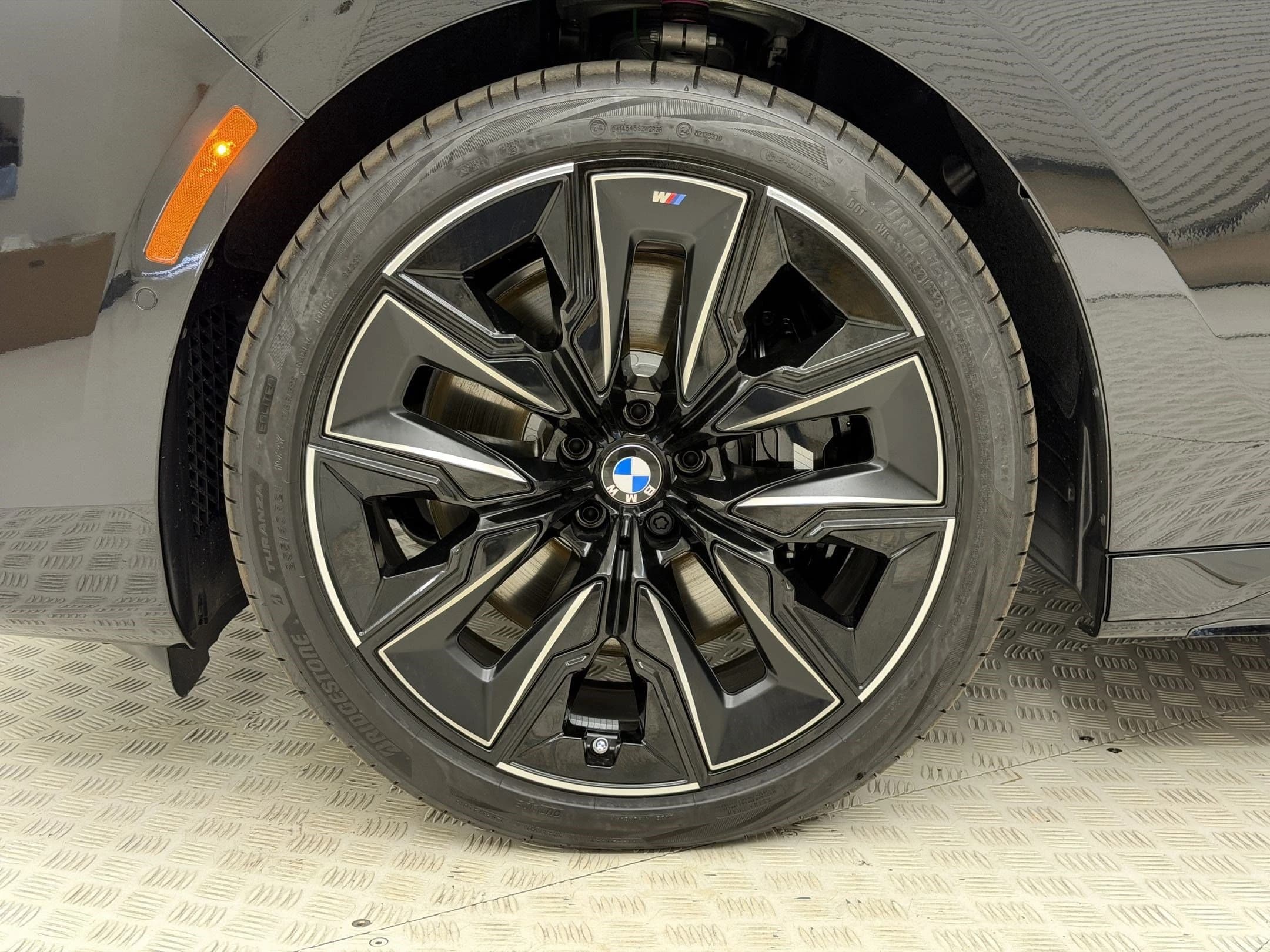 BMW 7 Series 740i Sedan 2026 — side view