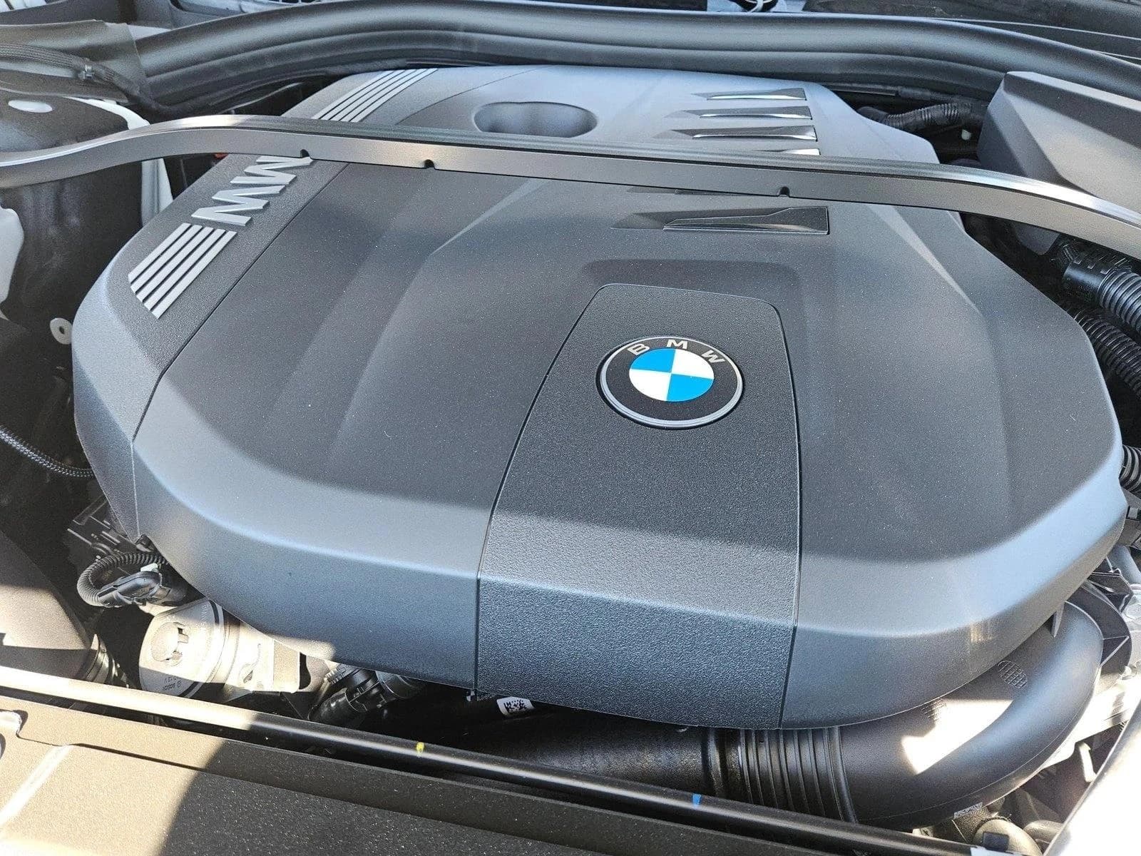 BMW 7 Series 740i Sedan 2026 — side view