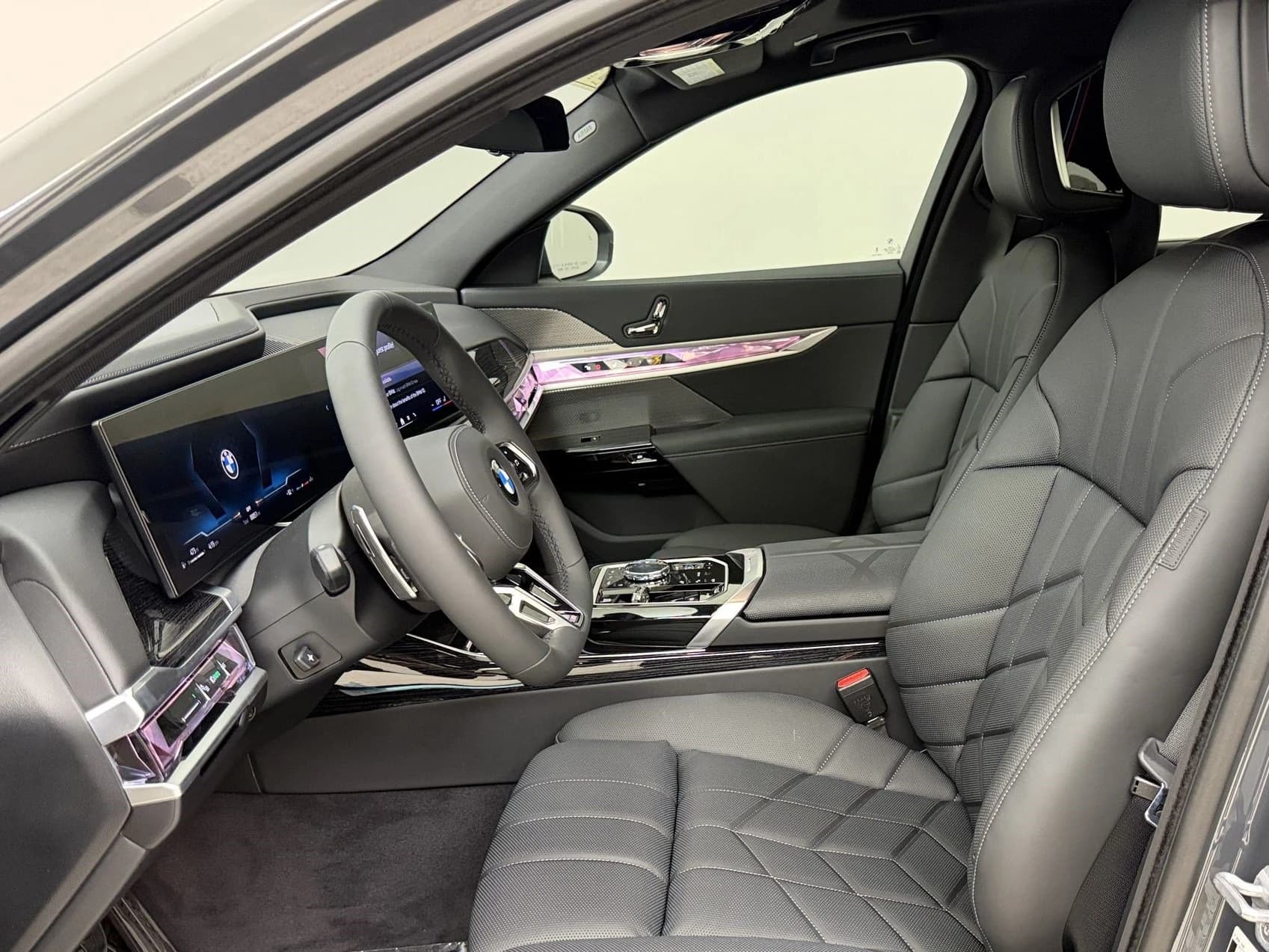BMW 7 Series 740i Sedan 2026 — side view