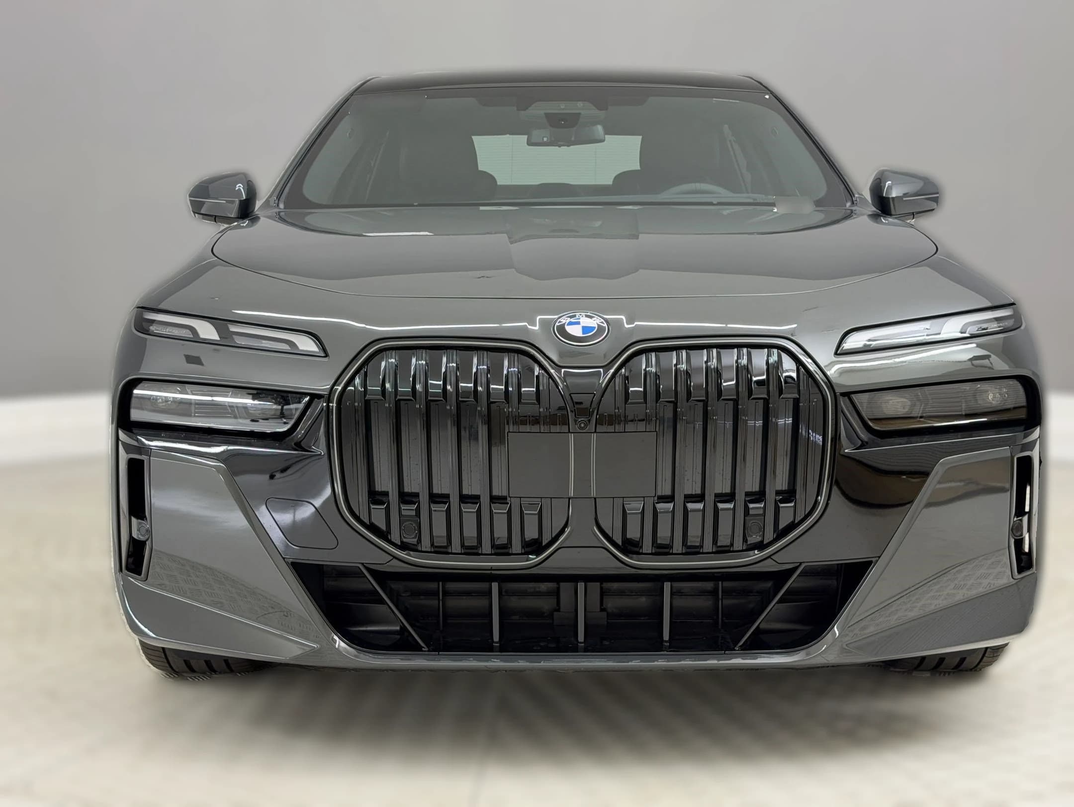 BMW 7 Series 740i Sedan 2026 — side view