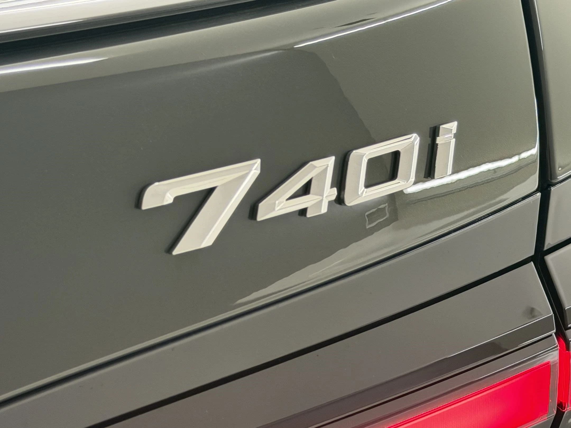 BMW 7 Series 740i Sedan 2026 — side view