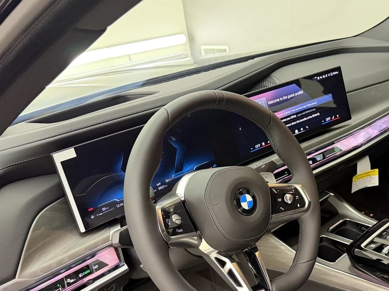 BMW 7 Series 740i Sedan 2026 — side view