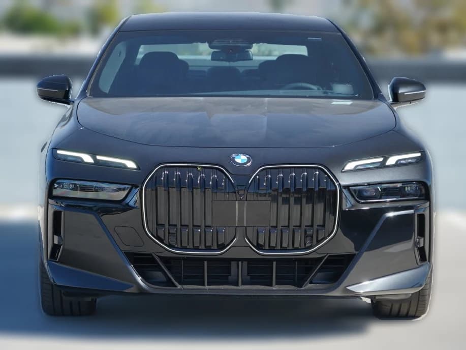 BMW 7 Series 740i Sedan 2026 — side view