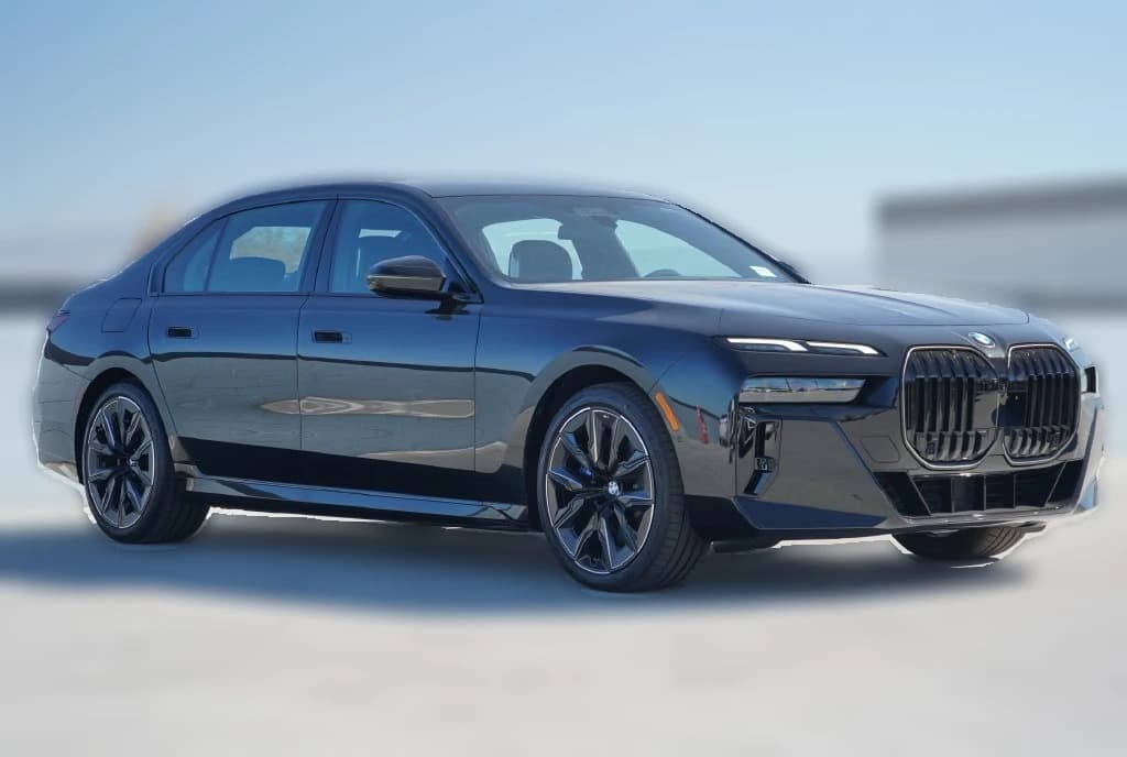 BMW 7 Series 740i Sedan 2026 — side view