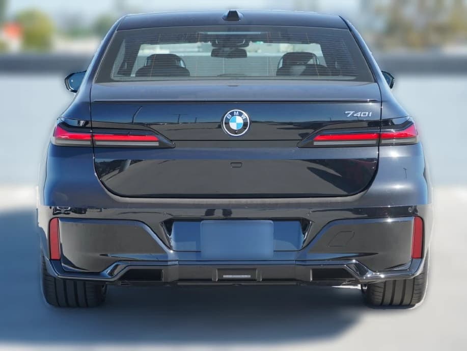 BMW 7 Series 740i Sedan 2026 — side view