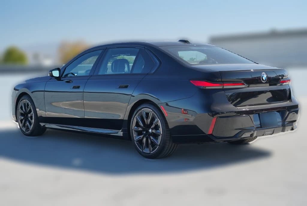 BMW 7 Series 740i Sedan 2026 — side view