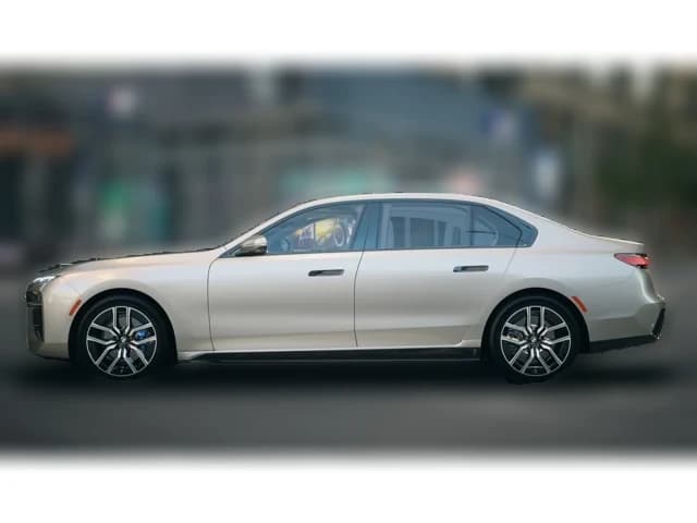 BMW 7 Series 740i xDrive Sedan 2026 — side view