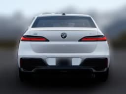 BMW 7 Series 740i xDrive Sedan 2026 — side view