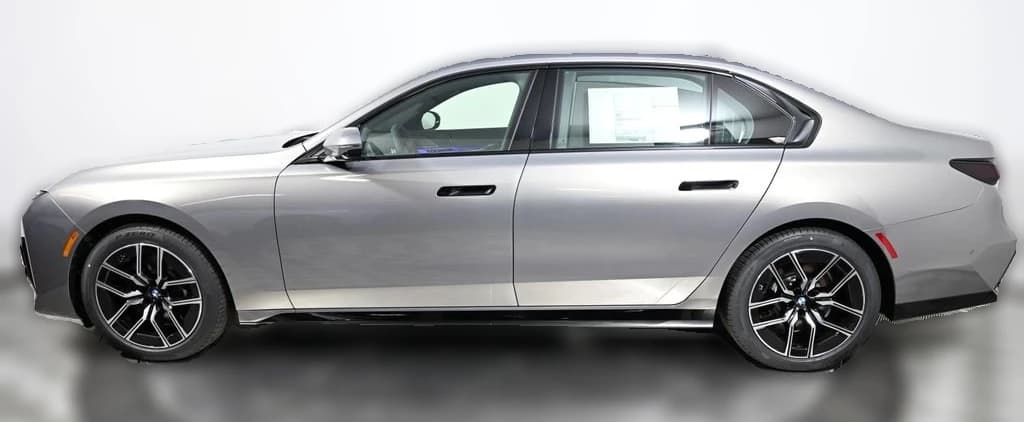 BMW 7 Series 740i xDrive Sedan 2026 — side view