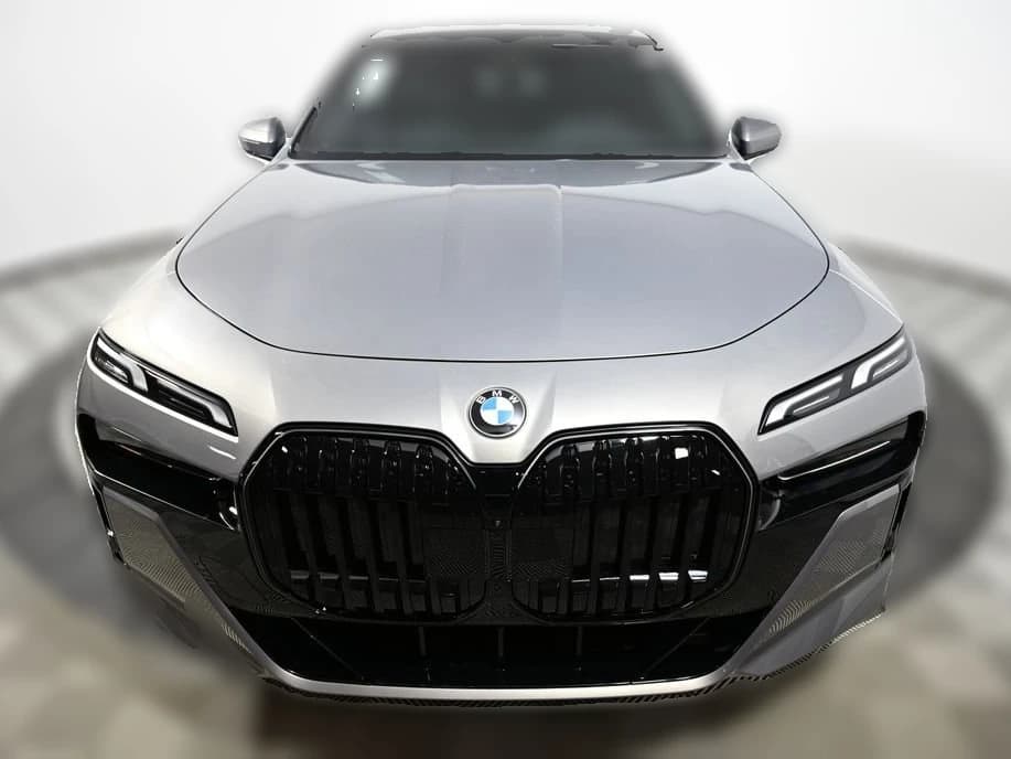 BMW 7 Series 740i xDrive Sedan 2026 — side view
