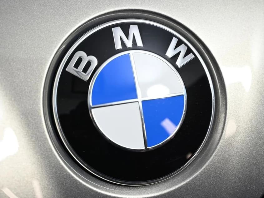 BMW 7 Series 740i xDrive Sedan 2026 — side view