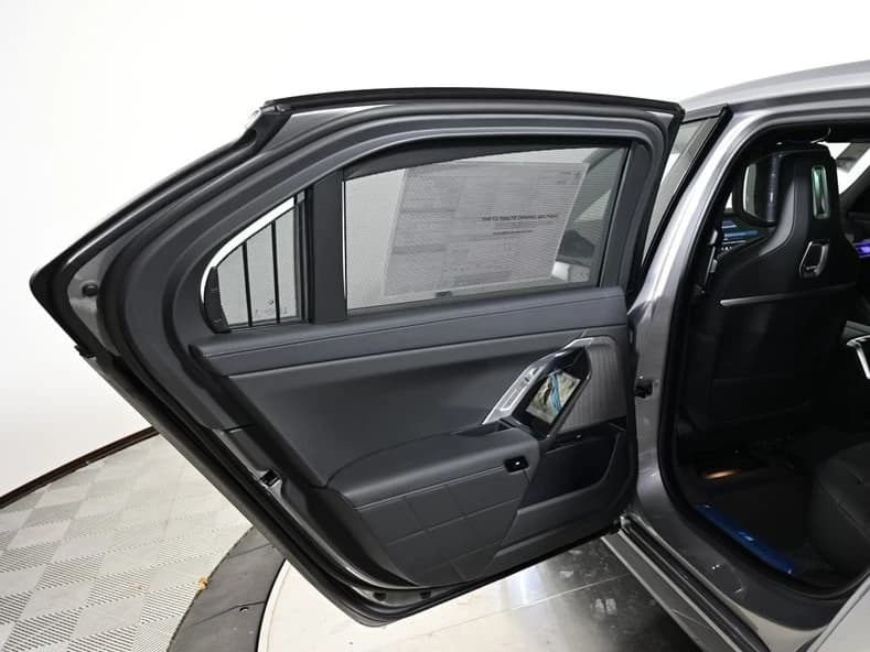 BMW 7 Series 740i xDrive Sedan 2026 — side view