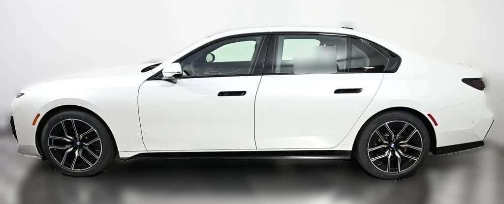 BMW 7 Series 740i xDrive Sedan 2026 — side view
