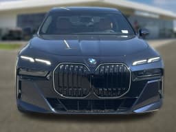 BMW 7 Series 740i xDrive Sedan 2026 — side view