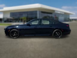 BMW 7 Series 740i xDrive Sedan 2026 — side view
