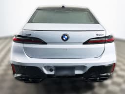 BMW 7 Series 760i xDrive Sedan 2026 — side view