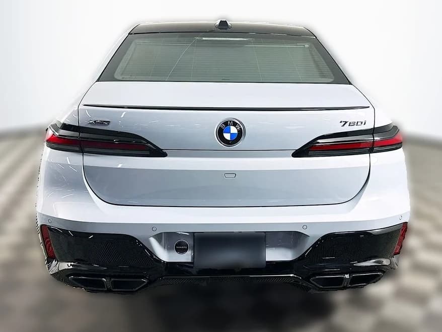 BMW 7 Series 760i xDrive Sedan 2026 — side view