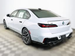 BMW 7 Series 760i xDrive Sedan 2026 — side view