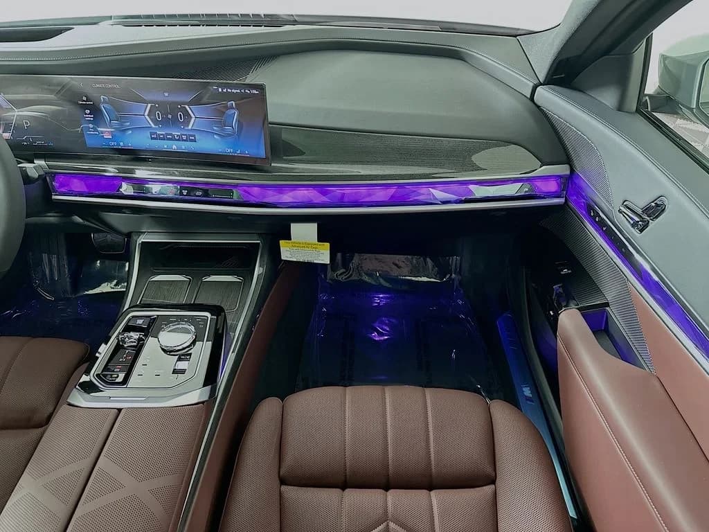 BMW 7 Series 760i xDrive Sedan 2026 — side view
