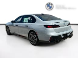 BMW 7 Series 760i xDrive Sedan 2026 — side view