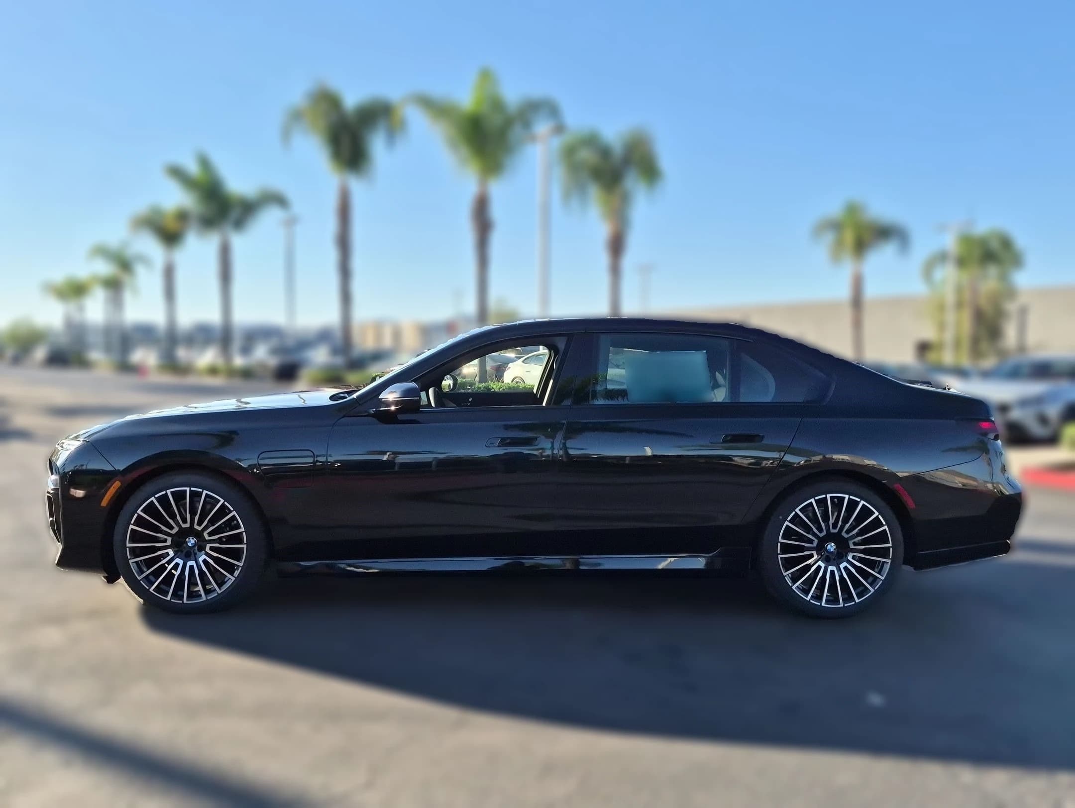 BMW 7 Series 750e xDrive Plug-In Hybrid 2026 — side view