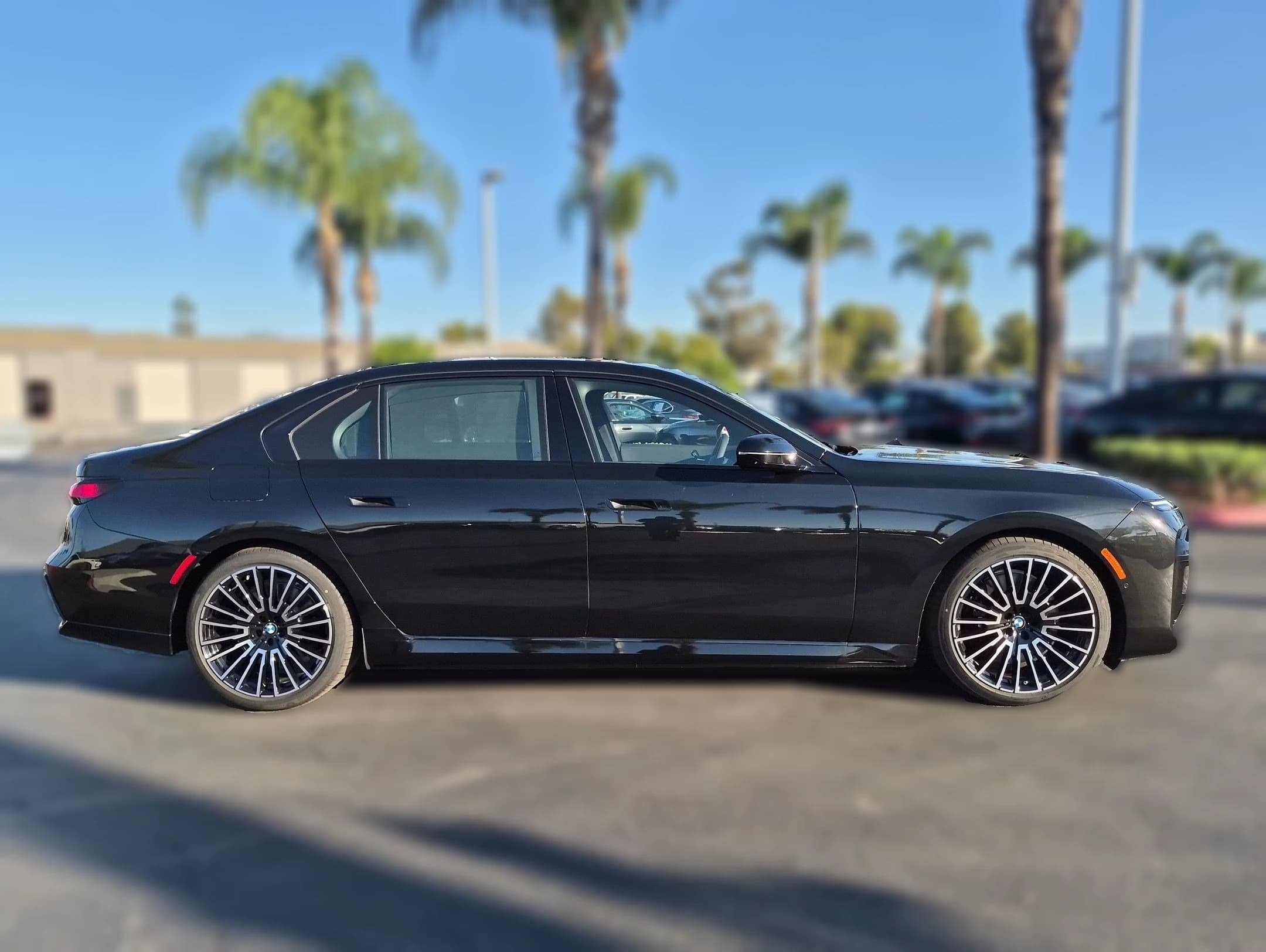 BMW 7 Series 750e xDrive Plug-In Hybrid 2026 — side view