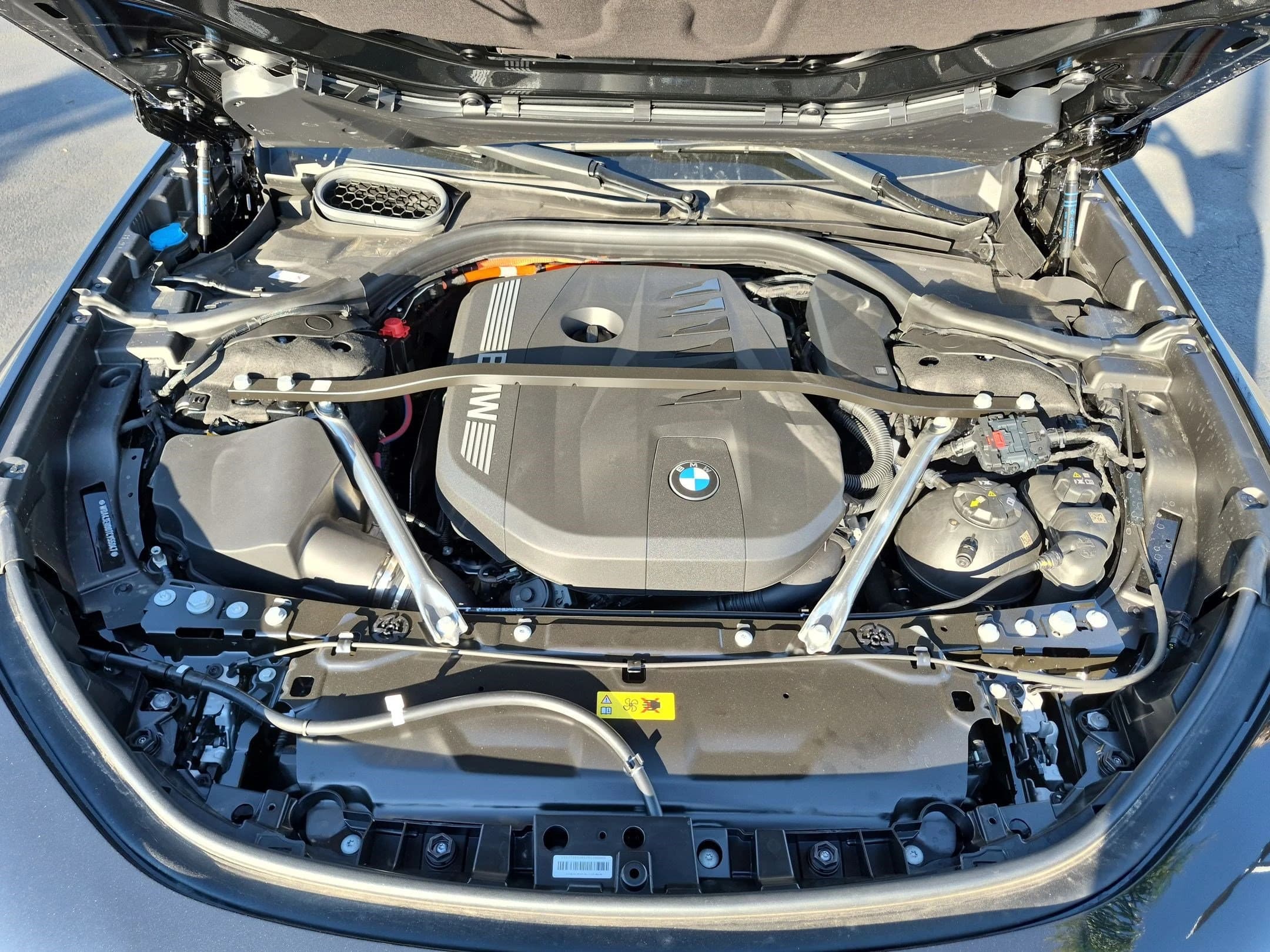 BMW 7 Series 750e xDrive Plug-In Hybrid 2026 — side view