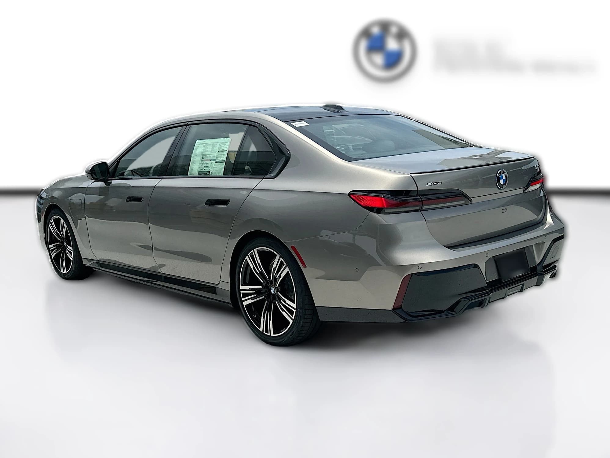 BMW 7 Series 750e xDrive Plug-In Hybrid 2026 — side view