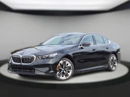 BMW 7 Series 750e xDrive Plug-In Hybrid 2026 — side view