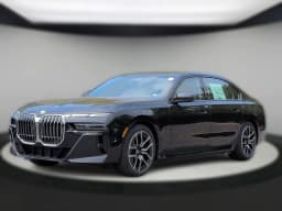 BMW 7 Series 750e xDrive Plug-In Hybrid 2026 — side view