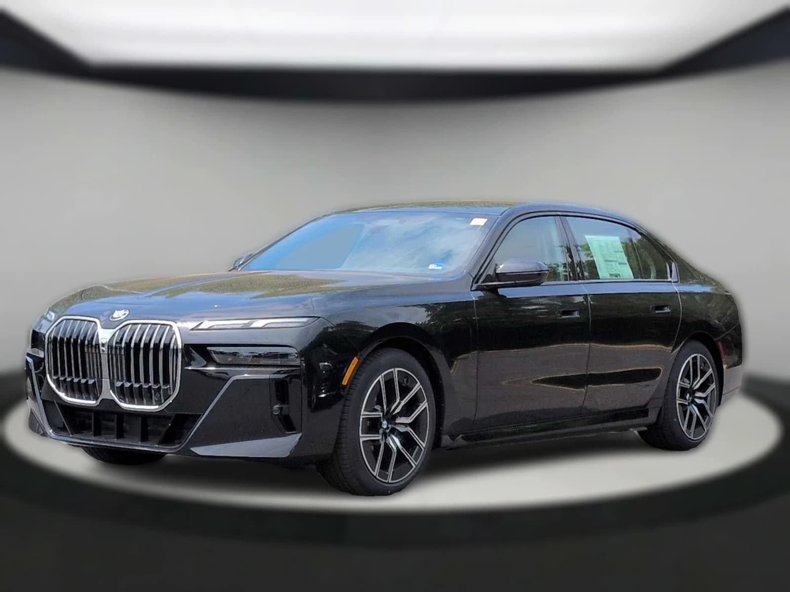 BMW 7 Series 750e xDrive Plug-In Hybrid 2026 — side view