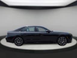 BMW 7 Series 750e xDrive Plug-In Hybrid 2026 — side view