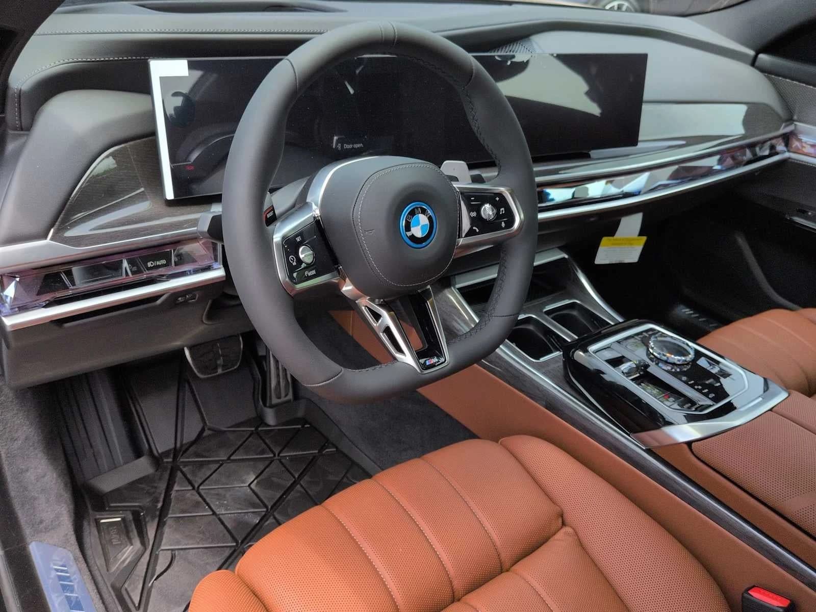 BMW 7 Series 750e xDrive Plug-In Hybrid 2026 — side view