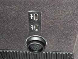 BMW 7 Series 750e xDrive Plug-In Hybrid 2026 — side view