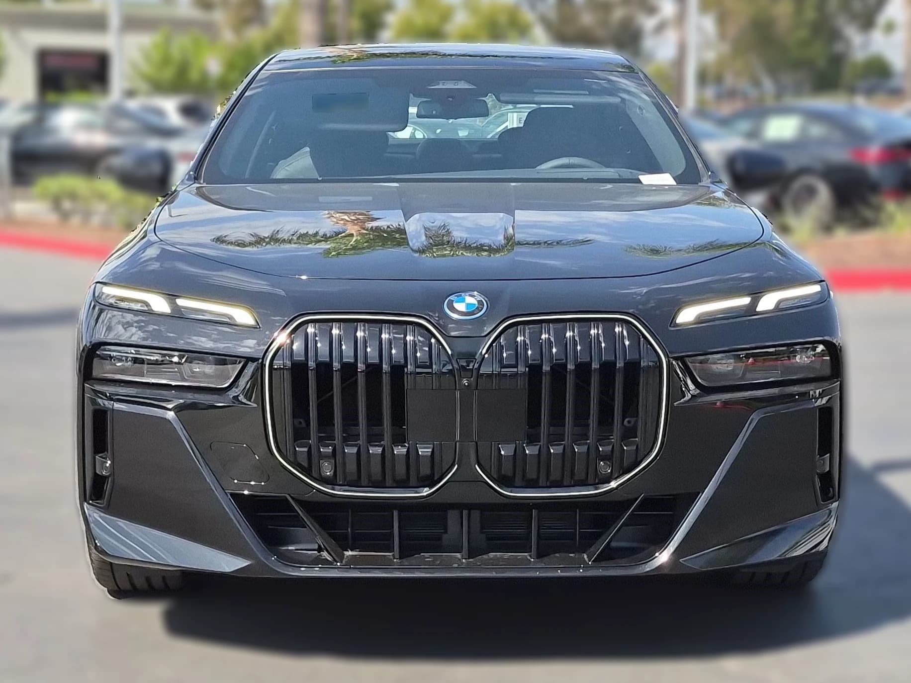 BMW 7 Series 750e xDrive Plug-In Hybrid 2026 — side view