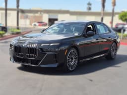 BMW 7 Series 750e xDrive Plug-In Hybrid 2026 — side view