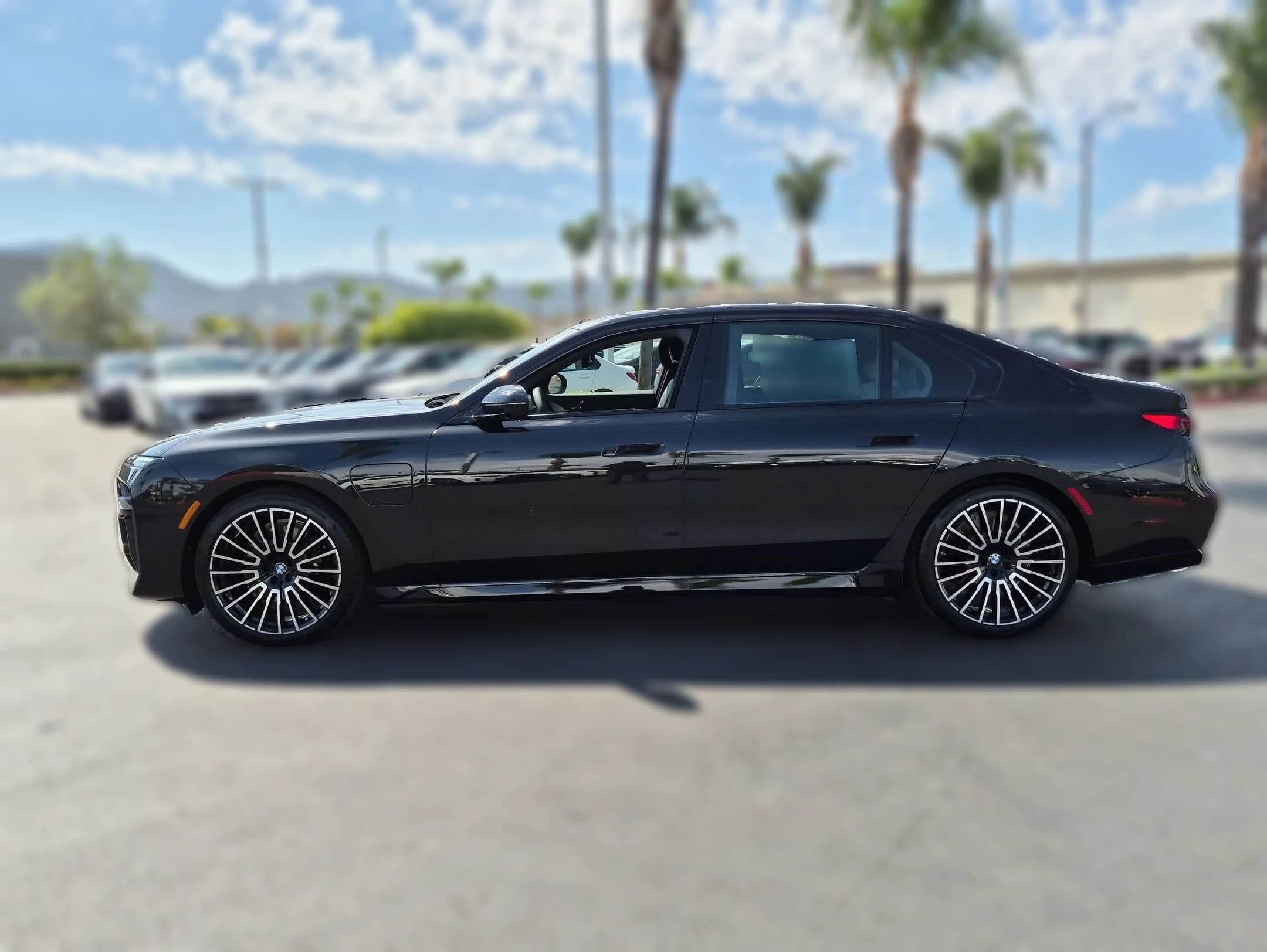 BMW 7 Series 750e xDrive Plug-In Hybrid 2026 — side view