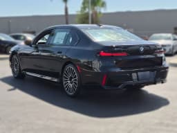 BMW 7 Series 750e xDrive Plug-In Hybrid 2026 — side view